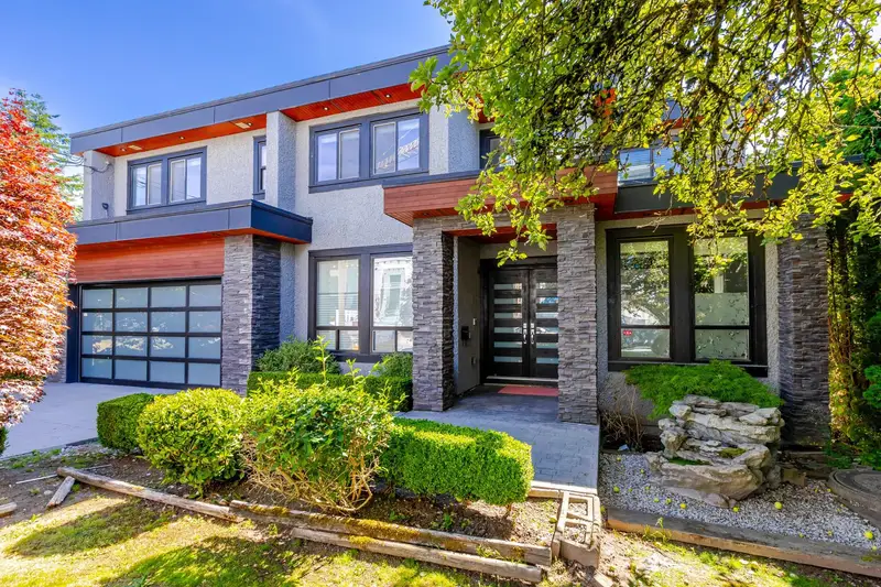 1540 MAPLE STREET - photo 3 of 25