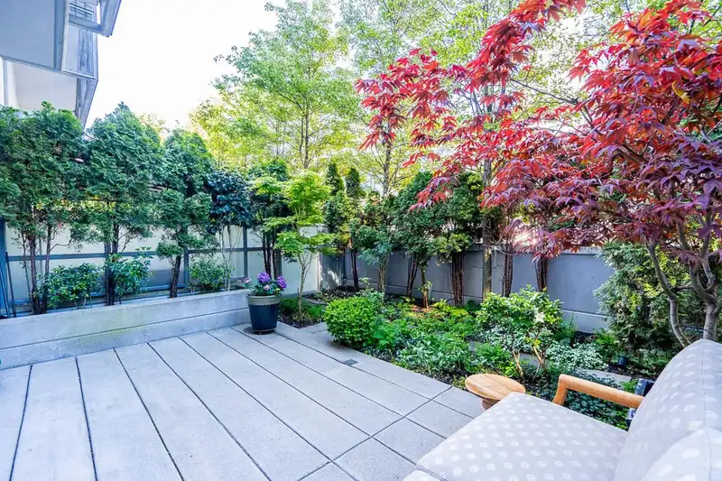 TH 237 188 KEEFER PLACE - photo 1 of 40