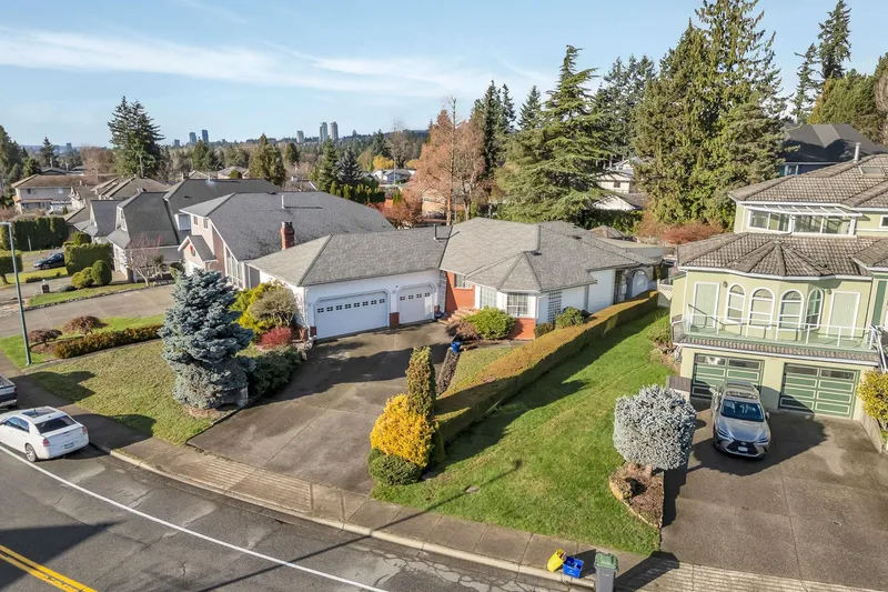 2235 LECLAIR DRIVE - photo 2 of 25