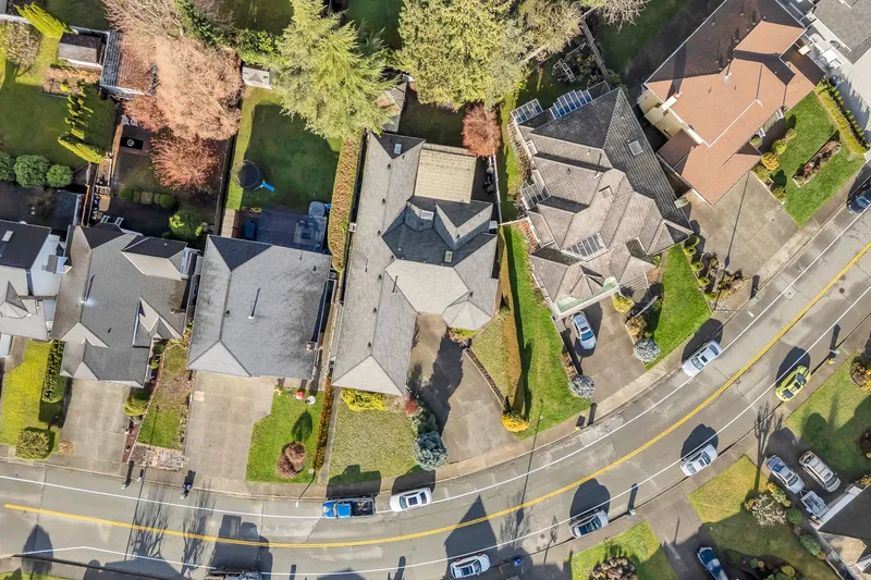 2235 LECLAIR DRIVE - photo 4 of 25