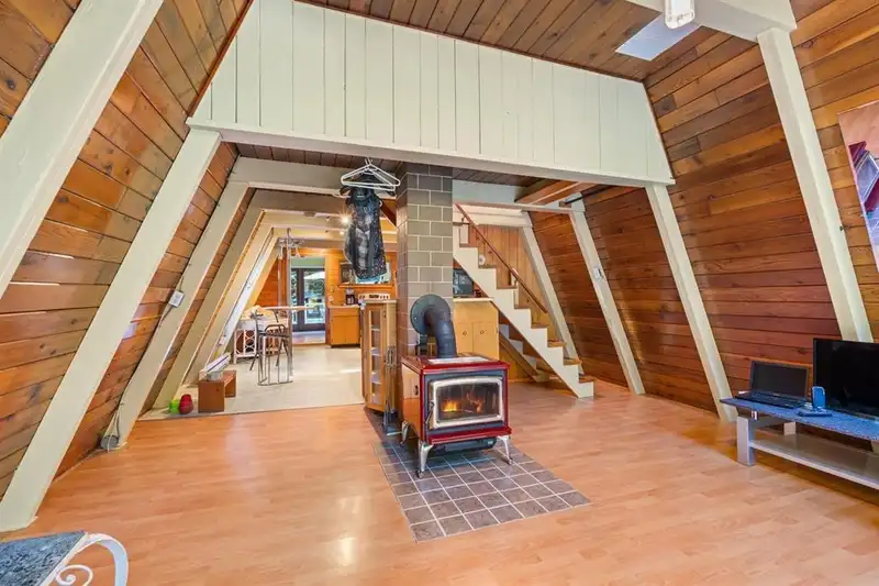 19393 SILVER SKAGIT ROAD - photo 3 of 8