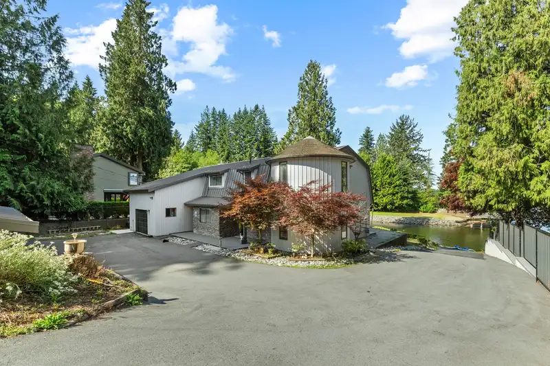 9233 HAYWARD STREET - photo 2 of 40