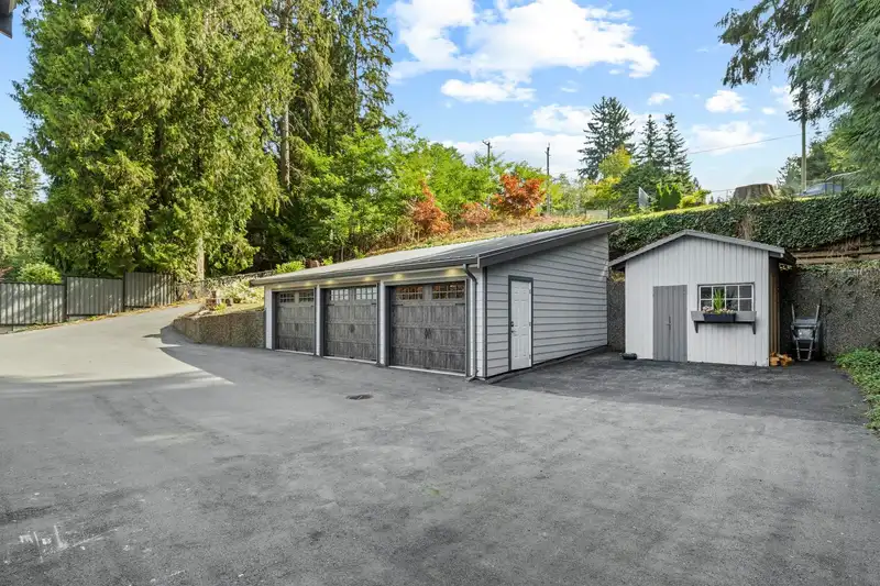 9233 HAYWARD STREET - photo 4 of 40