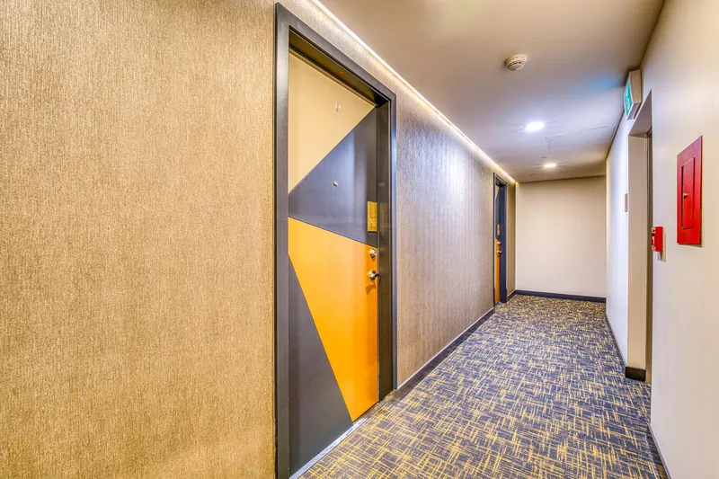 2407 6383 MCKAY AVENUE - photo 3 of 16