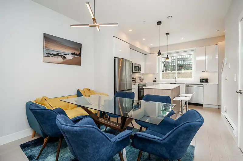 21 1211 EIGHTH AVENUE - photo 3 of 20