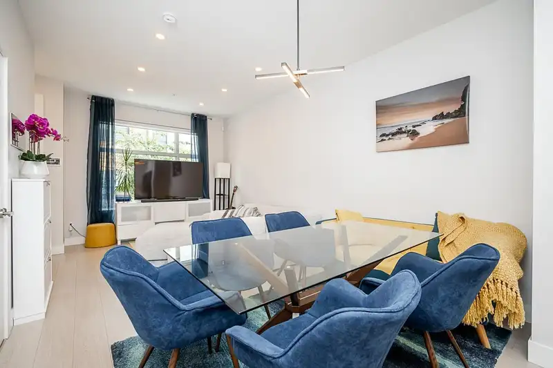 21 1211 EIGHTH AVENUE - photo 4 of 20