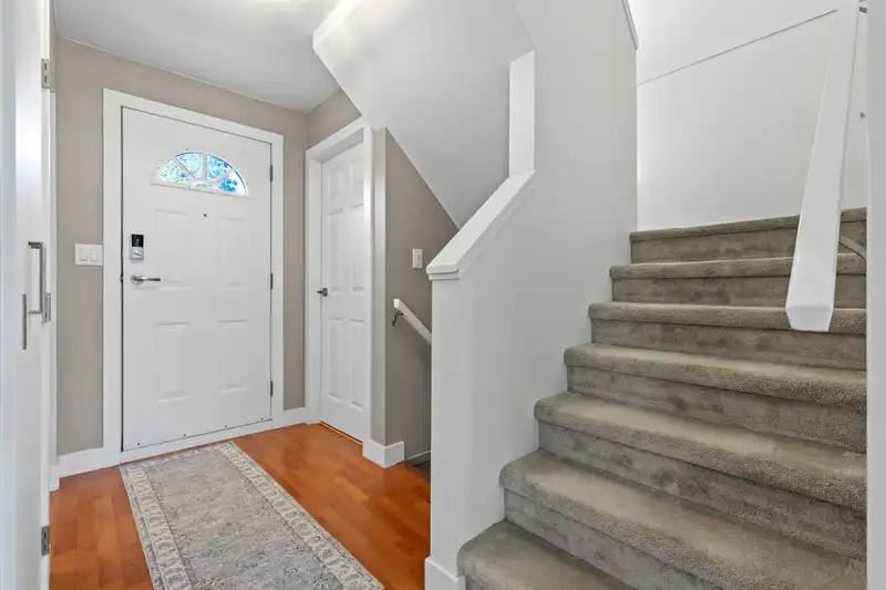 3 2301 ST. JOHNS STREET - photo 4 of 31