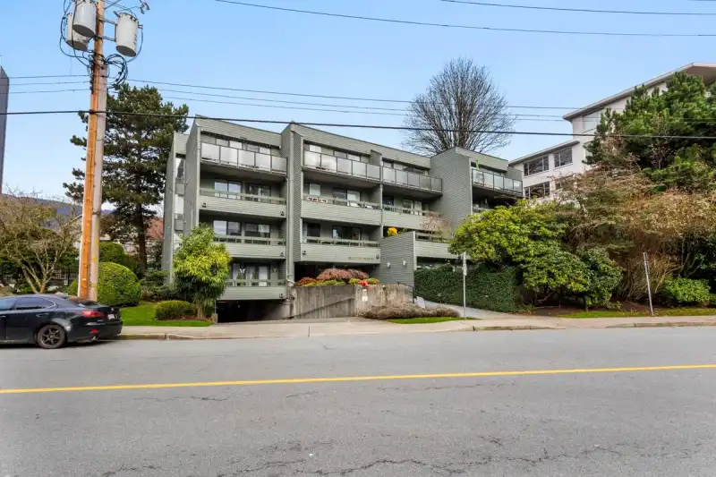 403 2119 BELLEVUE AVENUE - photo 1 of 15