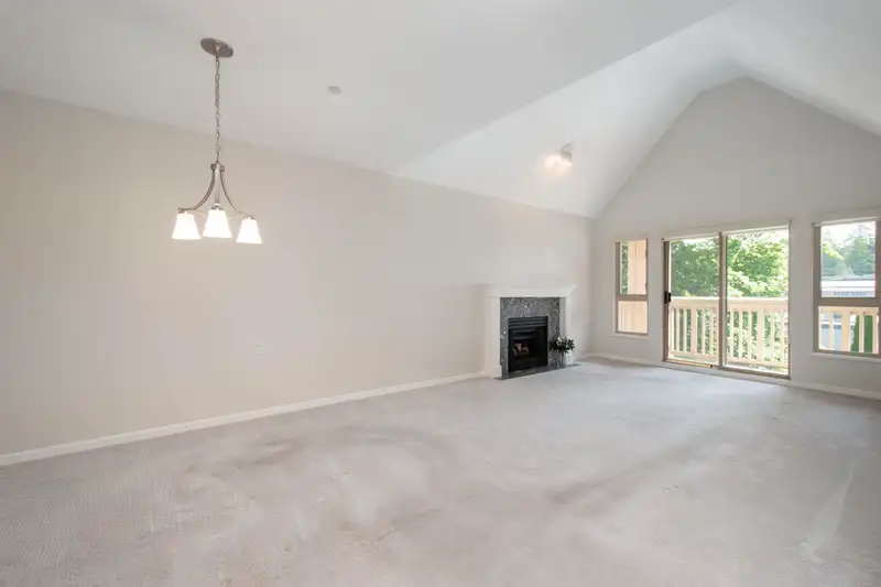 309 843 22ND STREET - photo 2 of 40