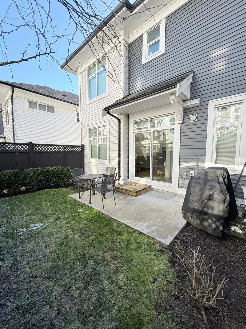 162 3565 BAYCREST AVENUE - photo 2 of 20