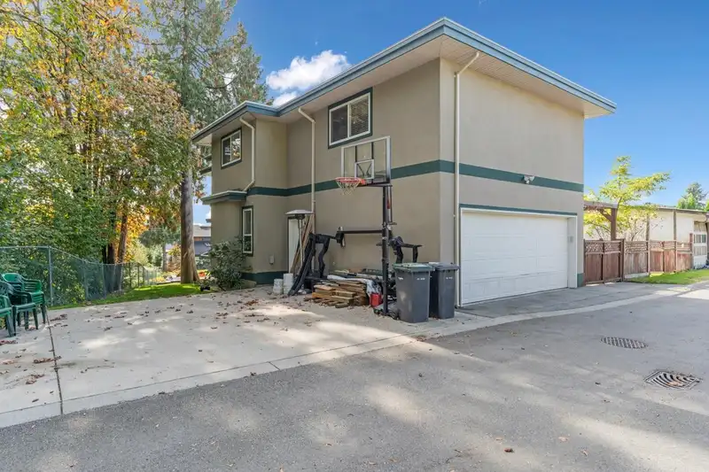 969 MADORE AVENUE - photo 2 of 28