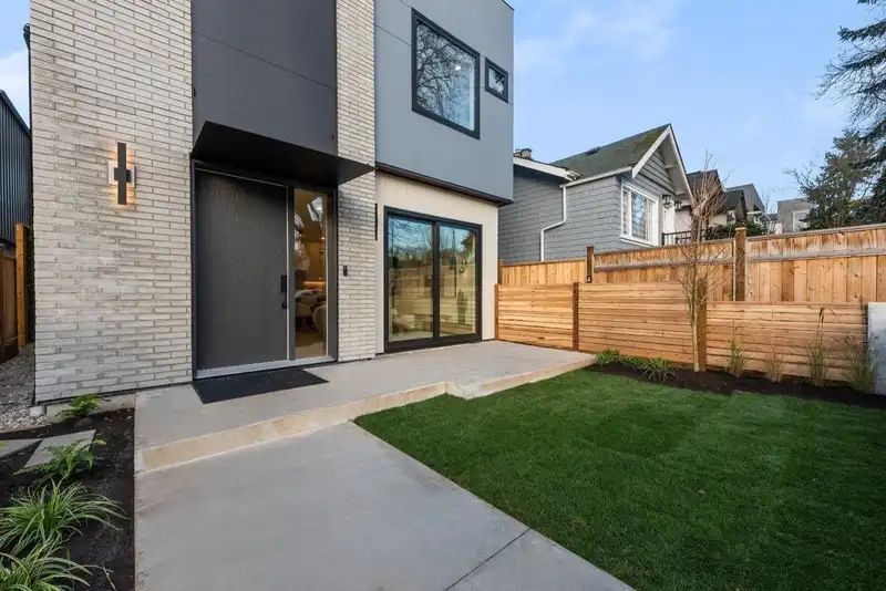 1 2635 W 12TH AVENUE - photo 2 of 39