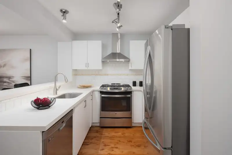 301 2958 SILVER SPRINGS BOULEVARD - photo 2 of 37