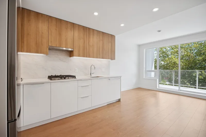 303 13387 OLD YALE ROAD - photo 1 of 25