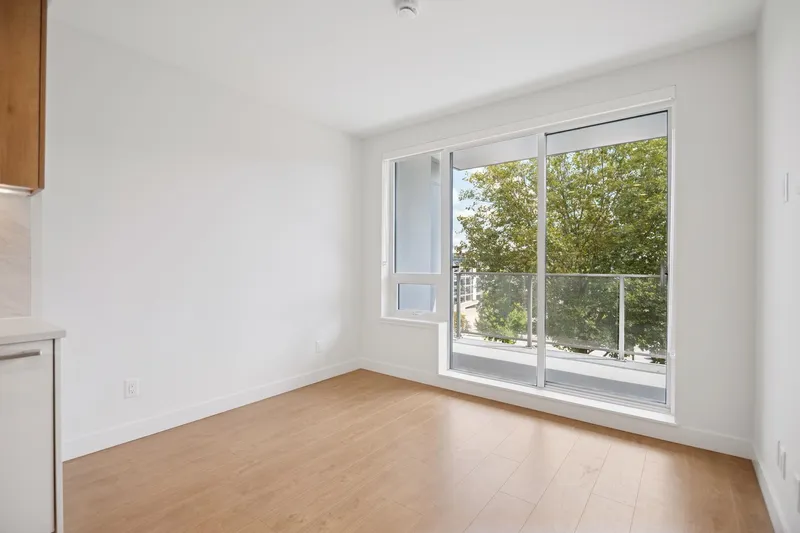 303 13387 OLD YALE ROAD - photo 2 of 25