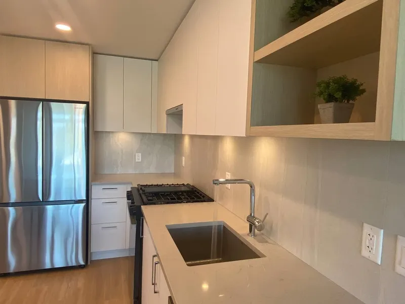 508 723 GROVER AVENUE - photo 4 of 25