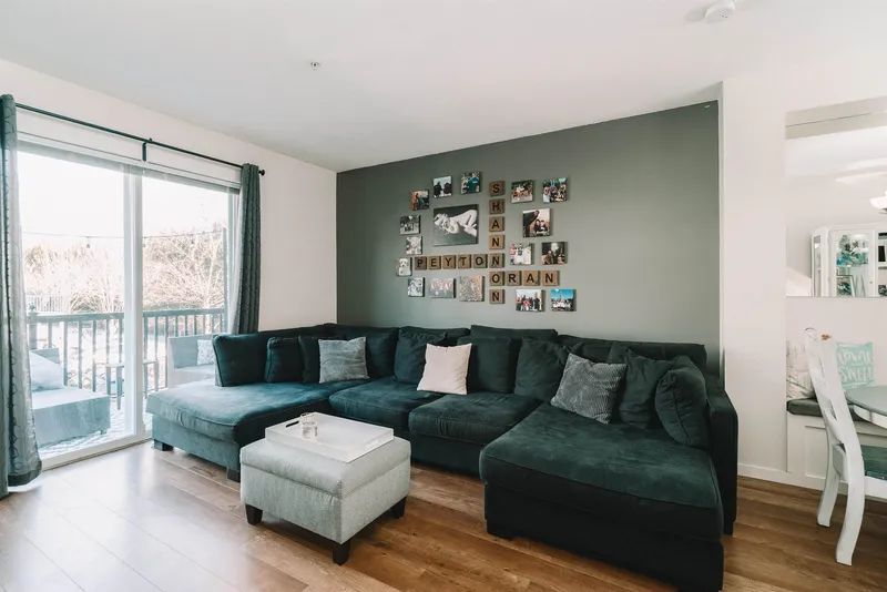 136 2418 AVON PLACE - photo 4 of 25