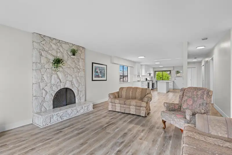 2417 ADANAC STREET - photo 3 of 30