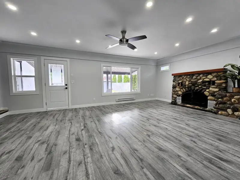 7088 SUMAS PRAIRIE ROAD - photo 4 of 24