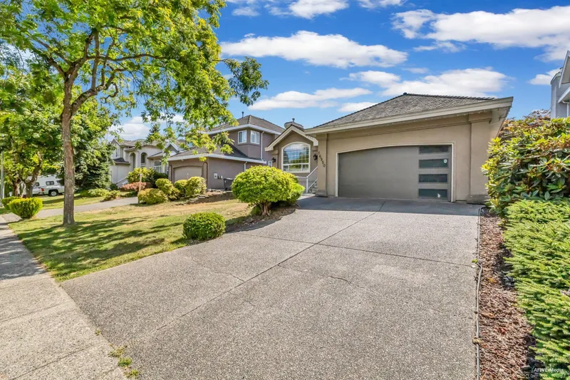 16950 103A AVENUE - photo 1 of 25