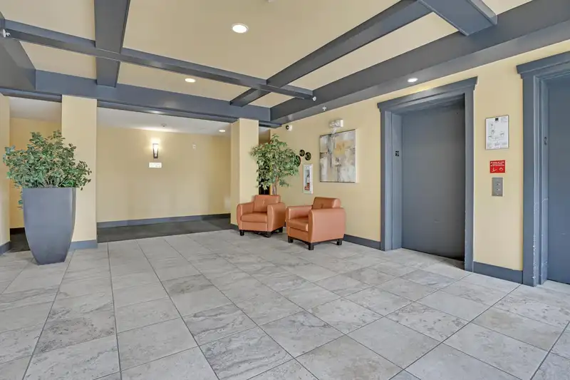121 3192 GLADWIN ROAD - photo 3 of 27