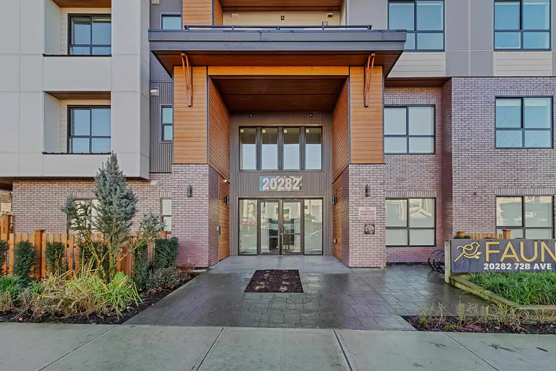 207 20282 72B AVENUE - photo 1 of 25