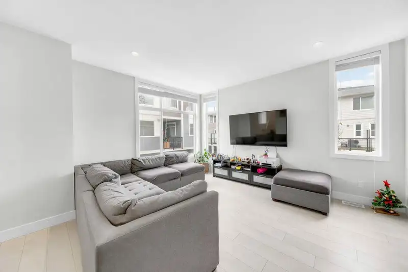 14 2328 167A STREET - photo 4 of 24