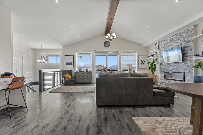 15 8295 NIXON ROAD - photo 3 of 39