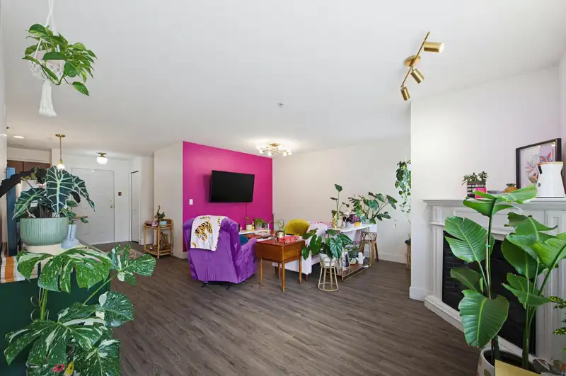 104 2581 LANGDON STREET - photo 4 of 35