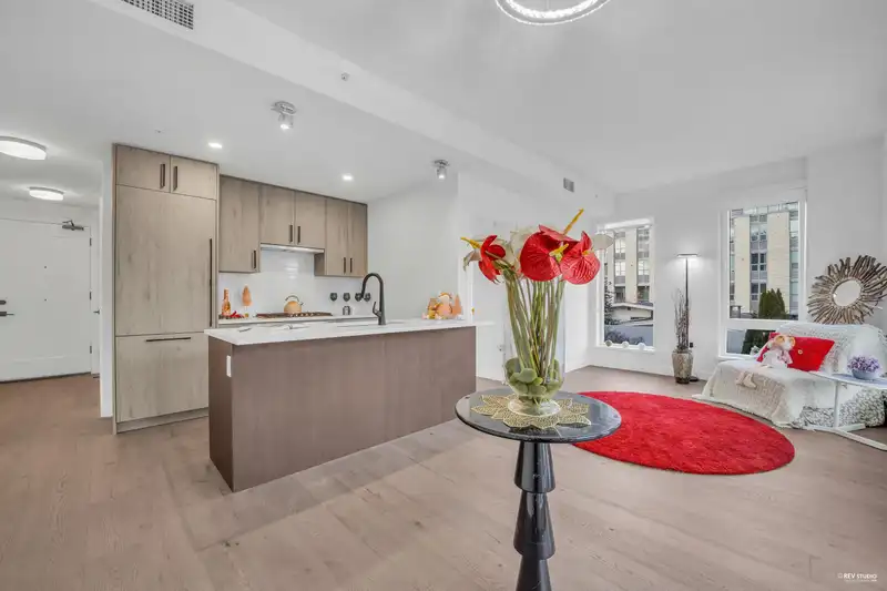 305 6859 CAMBIE STREET - photo 1 of 29