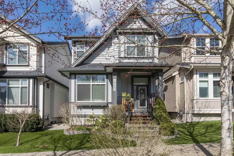 10497 ROBERTSON STREET - photo 1 of 25