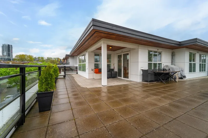 PH2 7988 YUKON STREET - photo 2 of 25