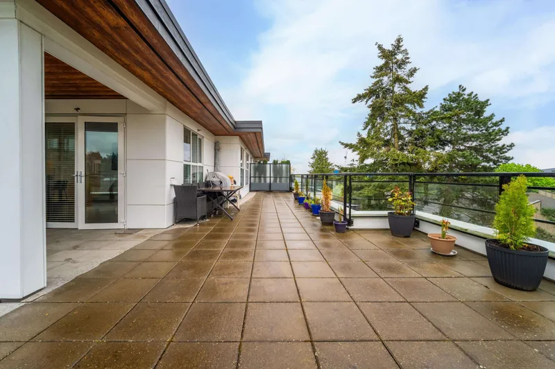 PH2 7988 YUKON STREET - photo 3 of 25