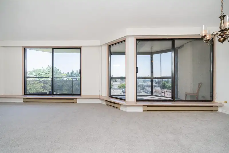 801 444 LONSDALE AVENUE - photo 3 of 31