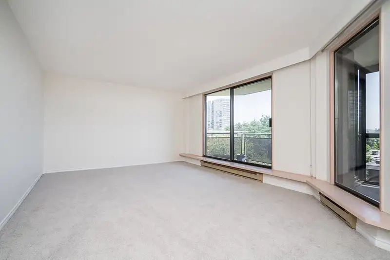 801 444 LONSDALE AVENUE - photo 4 of 31