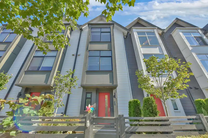 85 17555 57A AVENUE - photo 2 of 24