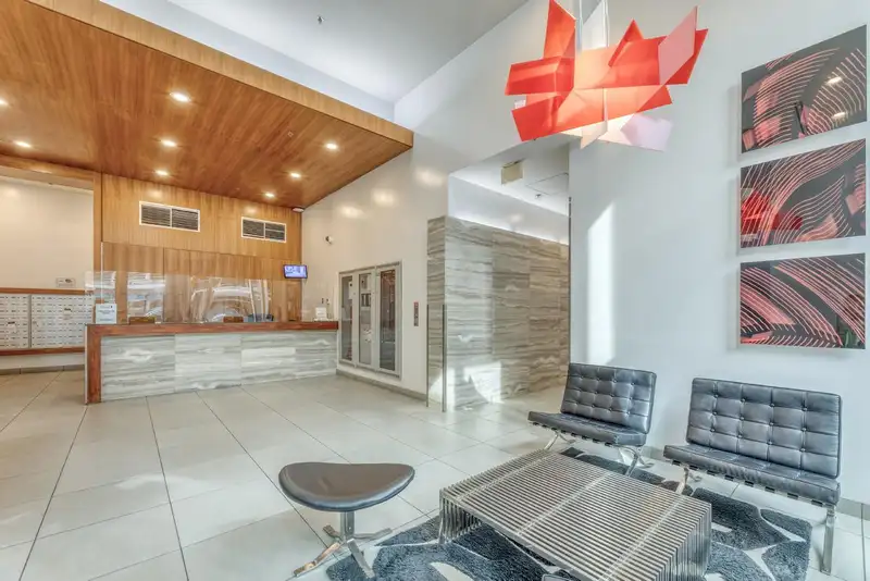 709 233 ROBSON STREET - photo 2 of 14