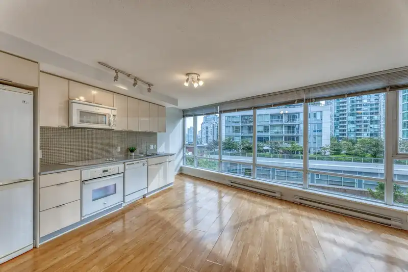709 233 ROBSON STREET - photo 4 of 14