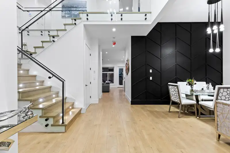 10686 141A STREET - photo 4 of 40