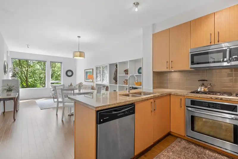 227 119 W 22ND STREET - photo 1 of 40