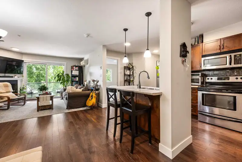 309 2038 SANDALWOOD CRESCENT - photo 4 of 22