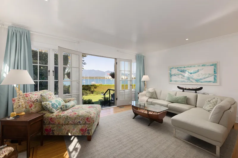 2449 POINT GREY ROAD - photo 2 of 25