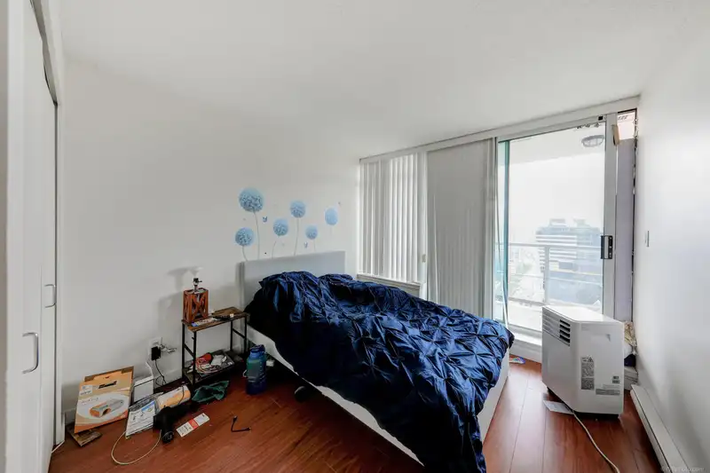 2611 610 GRANVILLE STREET - photo 3 of 16