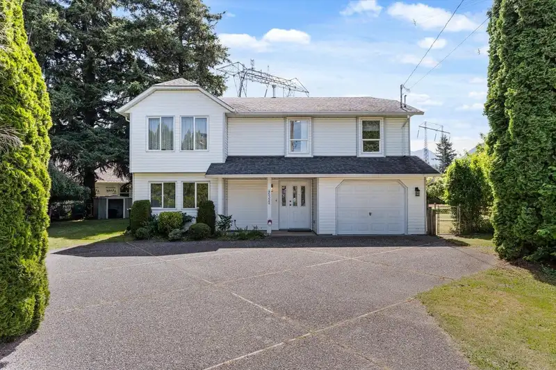 45322 BALMORAL AVENUE - photo 2 of 39