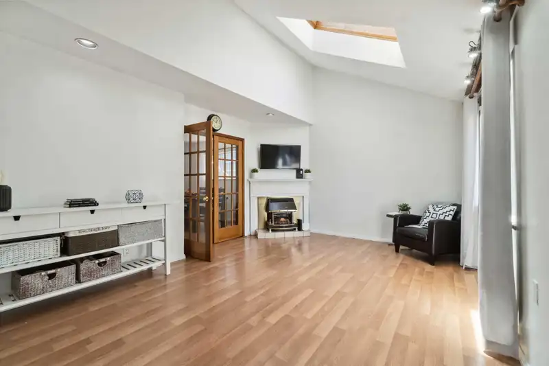 432 ELMER STREET - photo 2 of 39