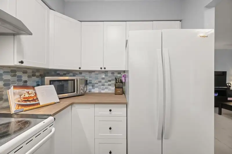 204 1544 FIR STREET - photo 4 of 31