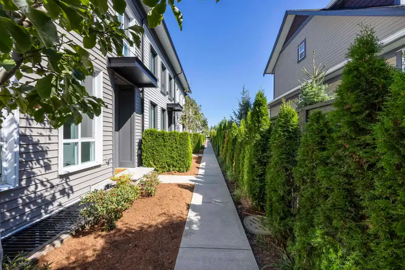 28 15938 27 AVENUE - photo 3 of 40