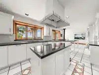 2148 KINGS AVENUE - thumbnail 5