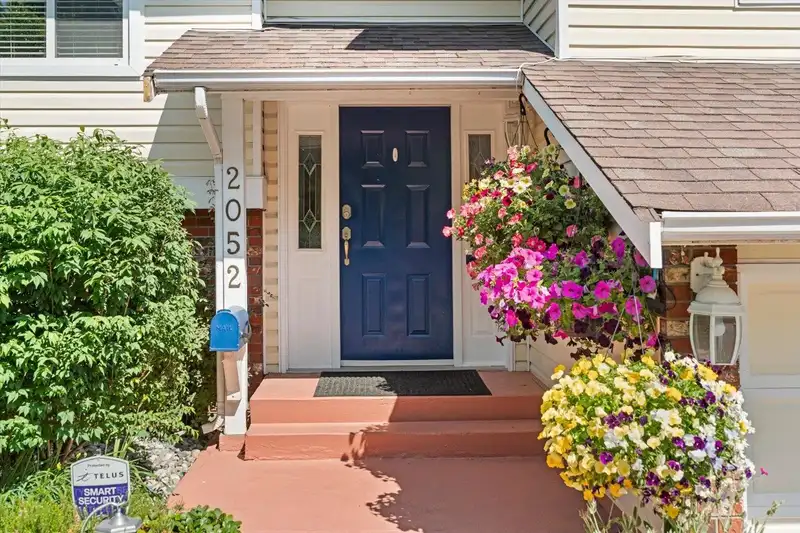 2052 PRIMROSE STREET - photo 2 of 40