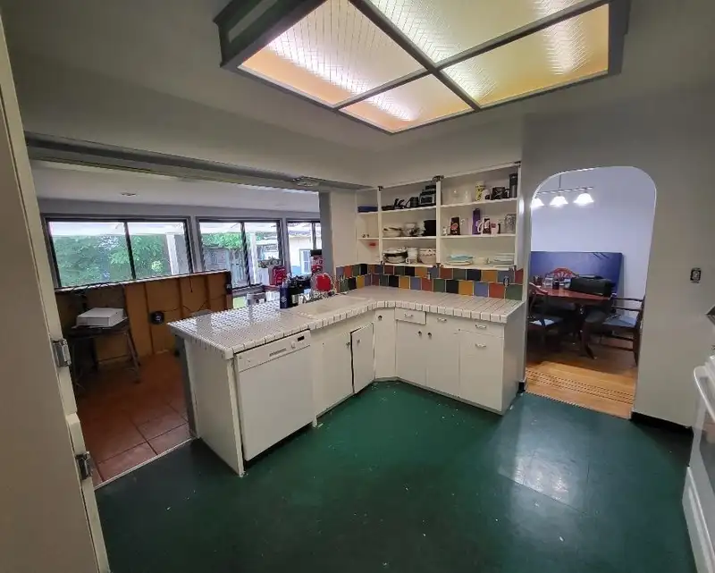 45644 WELLINGTON AVENUE - photo 4 of 16